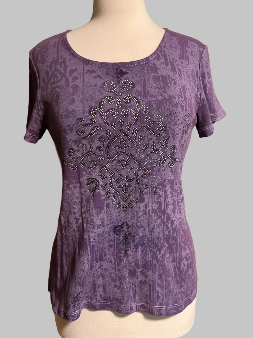 Chico's Zenergy Purple Studded Rhinestone Medallion Tee Size 1 M Cotton